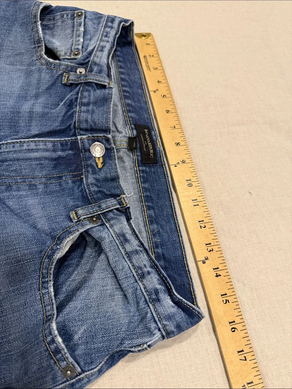 Men’s Banana Republic Vintage Straight Jeans 33 x 32 medium wash denim